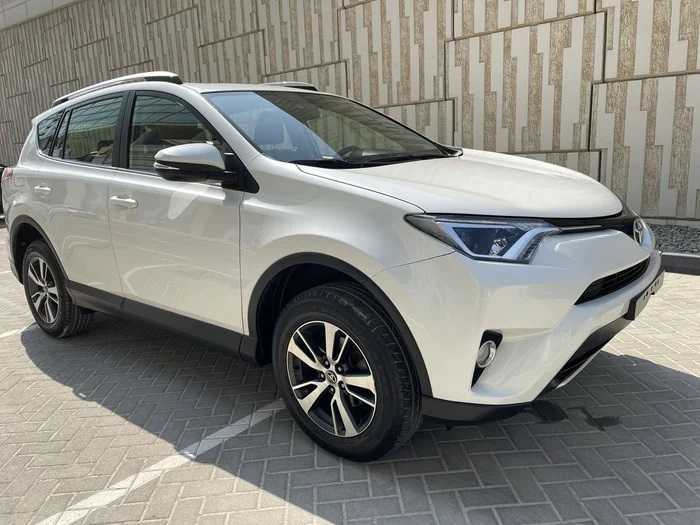 Toyota RAV 4 EX 2018 | 2.5L GCC | 2 Keys | Agency serviced | Original Paint-pic_2