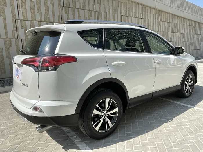 Toyota RAV 4 EX 2018 | 2.5L GCC | 2 Keys | Agency serviced | Original Paint-pic_4