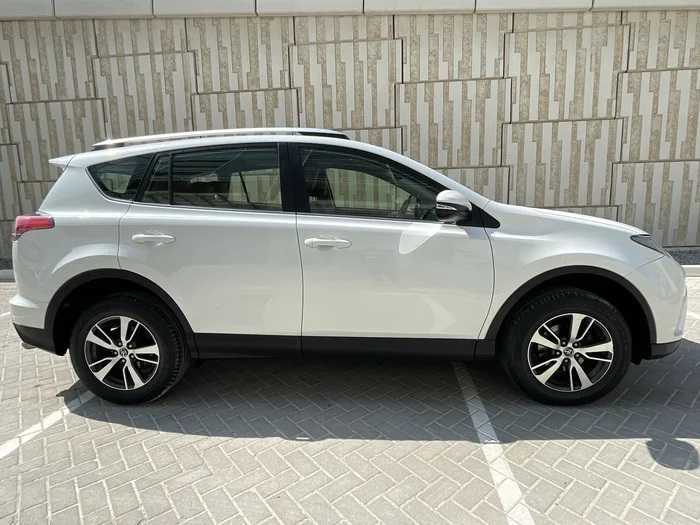 Toyota RAV 4 EX 2018 | 2.5L GCC | 2 Keys | Agency serviced | Original Paint-pic_3