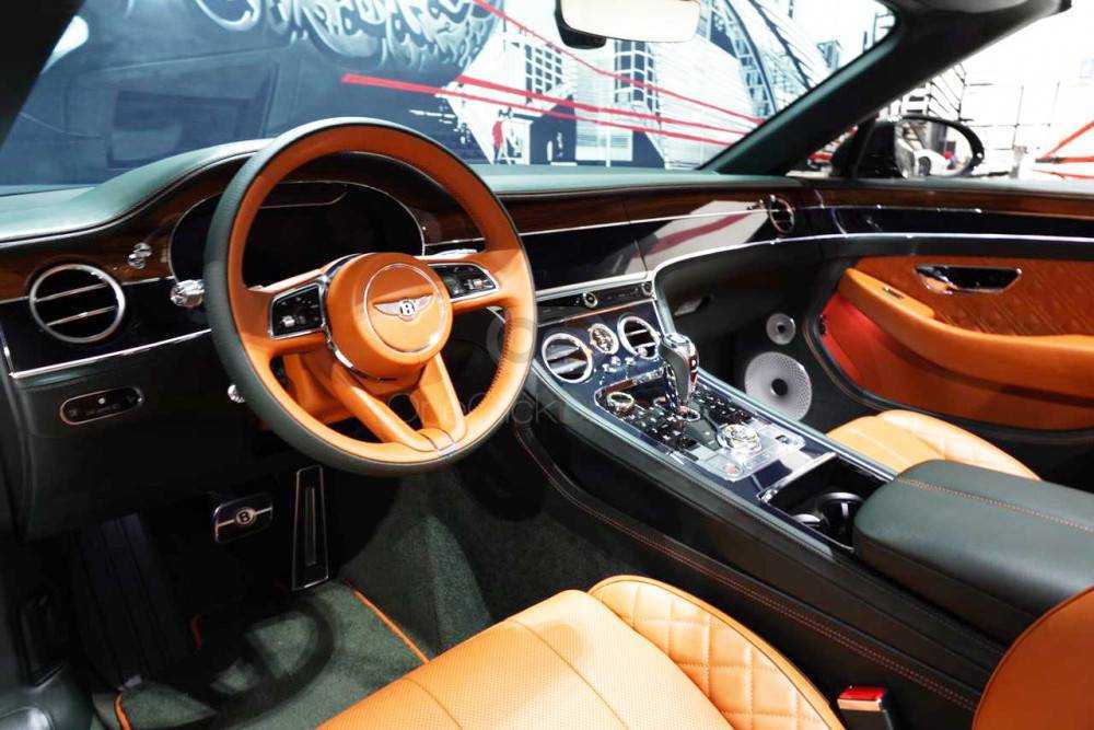 RENT BENTLEY CONTINENTAL GT CONVERTIBLE 2021 IN DUBAI-pic_2