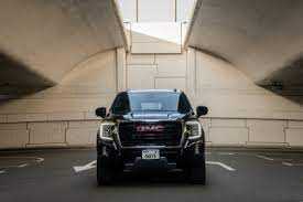 RENT GMC YUKON DENALI 2022 IN DUBAI-pic_1