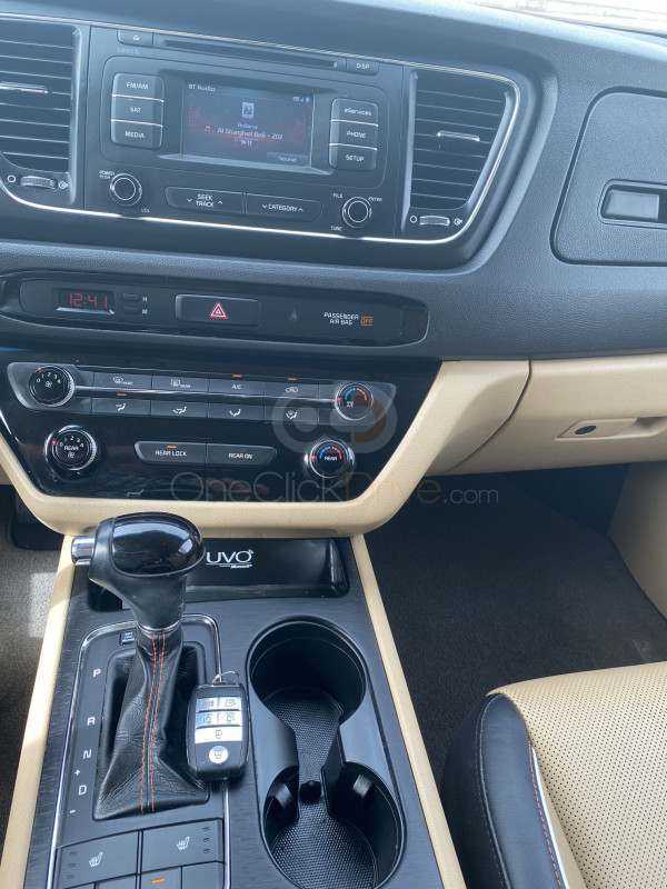 RENT KIA CARNIVAL 2017 IN DUBAI-pic_3