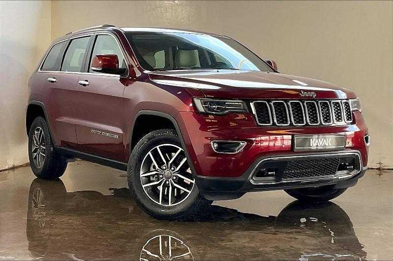 Rent 2017 Jeep Grand Cherokee Summit-pic_3