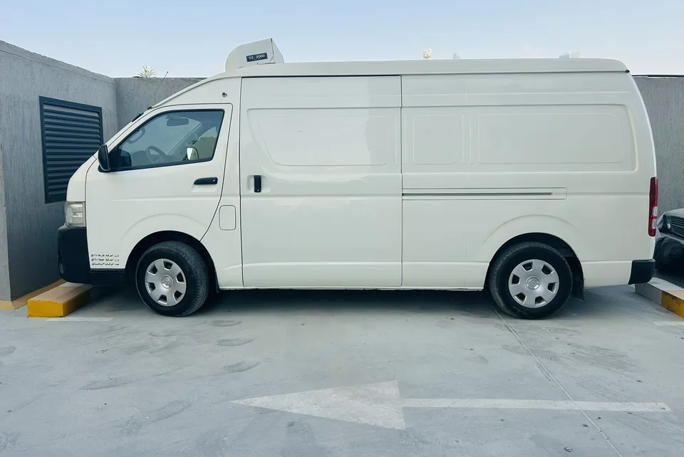 2018 hiace high roof chiller 1-5 100% guaranteed-pic_1