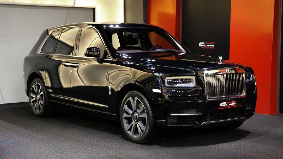 Rent ROLLS ROYCE CULLINAN BLACK BADGE-pic_3
