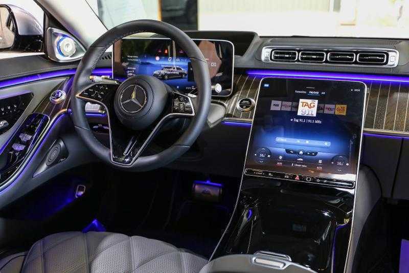 2022 BRAND NEW Mercedes Maybach S 680 TWO TONE EXTERIOR COLOR ( Warranty and Contract Service )-pic_2
