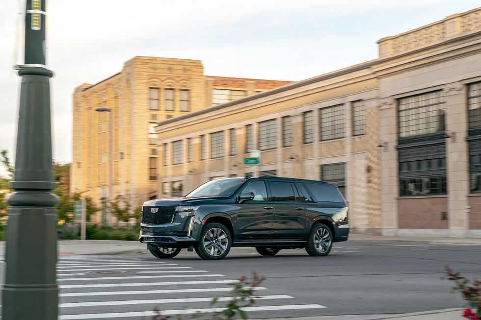 2022 Cadillac Escalade Sport Platinum - Brand New - GCC (FM-1590)-pic_2