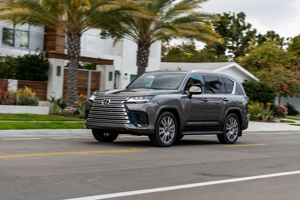 2022 LEXUS LX600 SIGNATURE EDITION | BRAND NEW | GCC SPEC WITH WARRANTY AND SERVICE CONTRACT