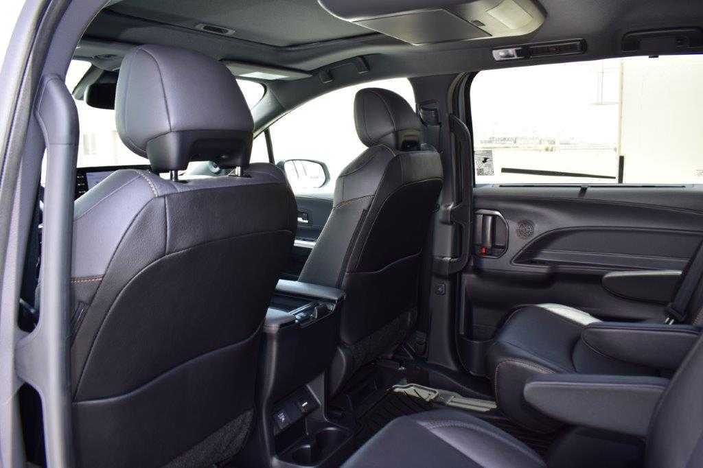 TOYOTA SIENNA-pic_6