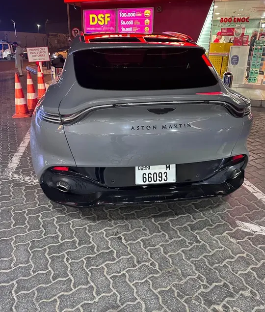 Aston Martin Dbx 2021-pic_2