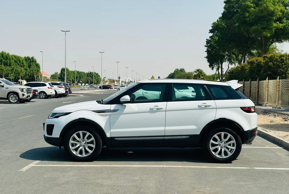 FULL AGENCY MAINTED EVOQUE 2.0 TURBO ORIGNAL PAINT 0% DOWNPAYMENT GCC-pic_3