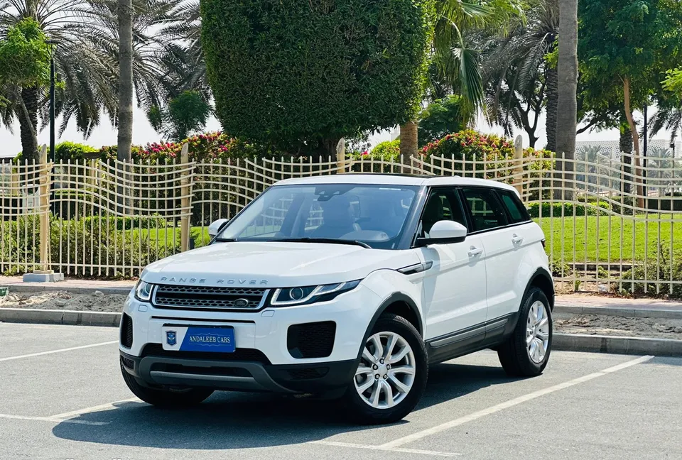 FULL AGENCY MAINTED EVOQUE 2.0 TURBO ORIGNAL PAINT 0% DOWNPAYMENT GCC-pic_1