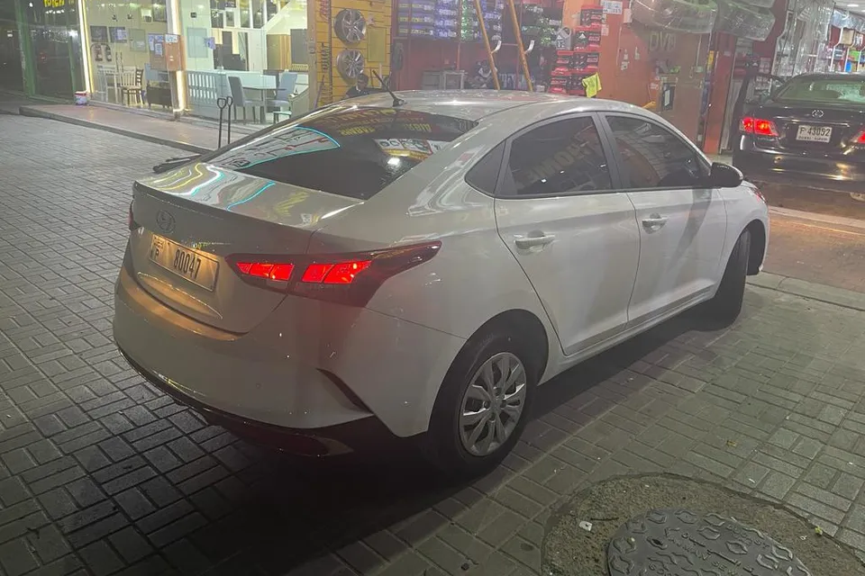 Hyundai Accent in Dubai-pic_3