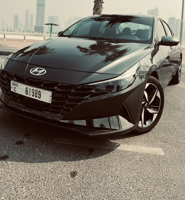 Hyundai Elantra in Dubai-pic_3