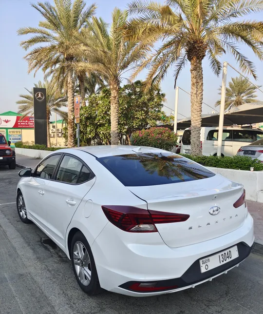 Hyundai Elentra 2019 for rent 1700 monthly-pic_4