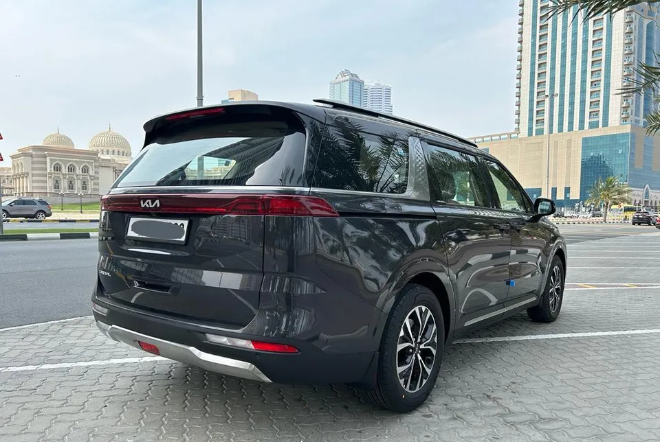 Kia Carnival 2023 (8 seaters)-pic_3