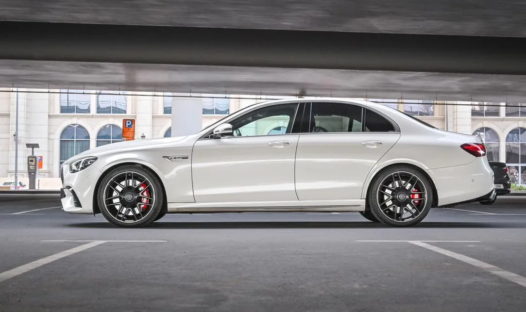 Mercedes Benz E 63 AMG 2021 in Dubai-pic_2