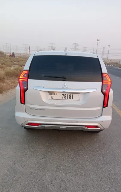 Mitsubishi Montero Sport GCC 2020 First owner 2 Wheel 120 thousand km Bean sarves Family use-pic_3