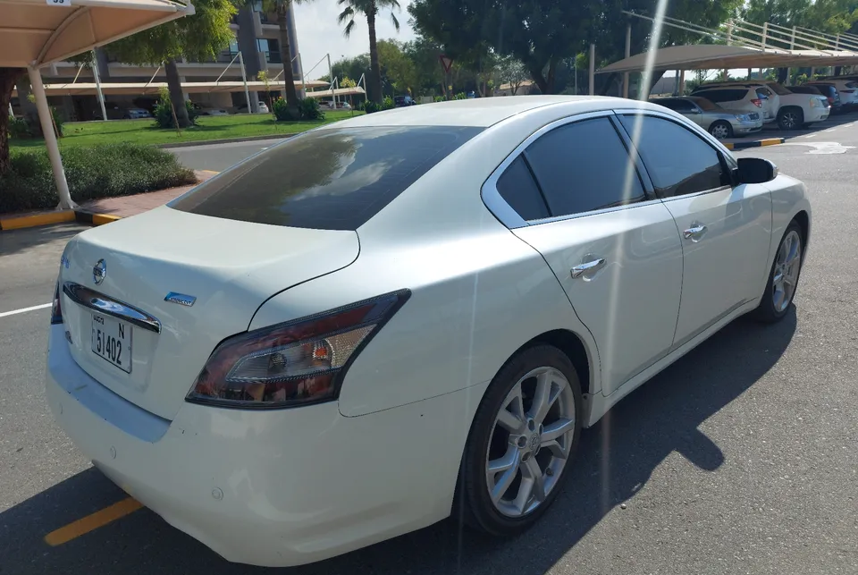 Nissan Maxima GCC 2015 only 135000km in very good condition-pic_3