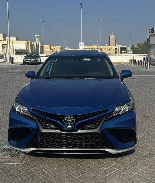 Toyota Camry 2020 in Dubai-pic_3