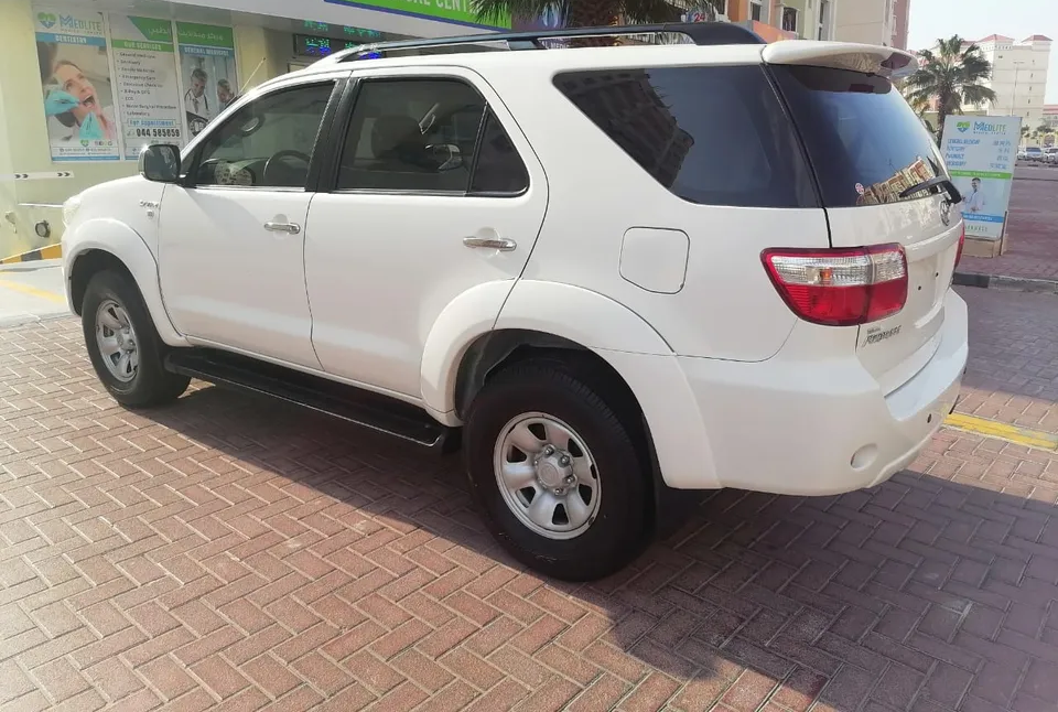 Toyota Fortuner 2011-pic_3