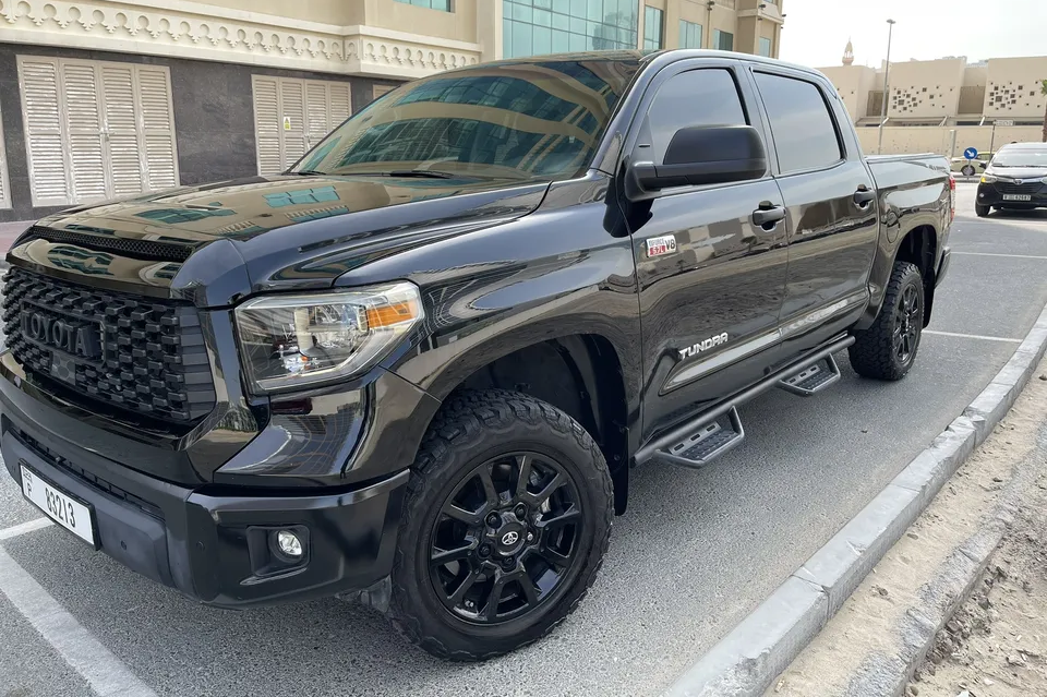 Toyota tundra 2021 black-pic_3