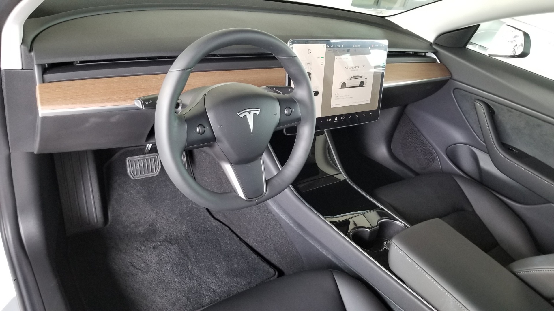 Rent Tesla Model 3 Long Range 2024 in Dubai-pic_1
