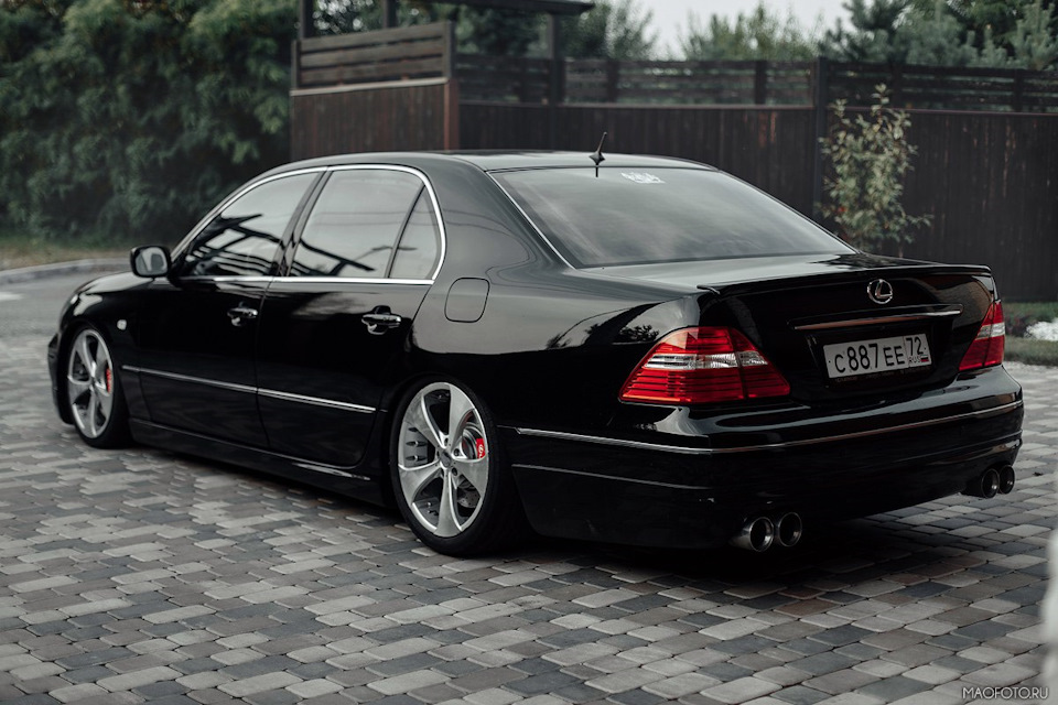 Rent Lexus LS 430 Series 2022 in Dubai-pic_1