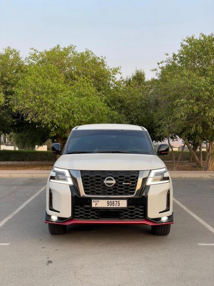 Rent Nissan Patrol Safari 2023 in Dubai-pic_1