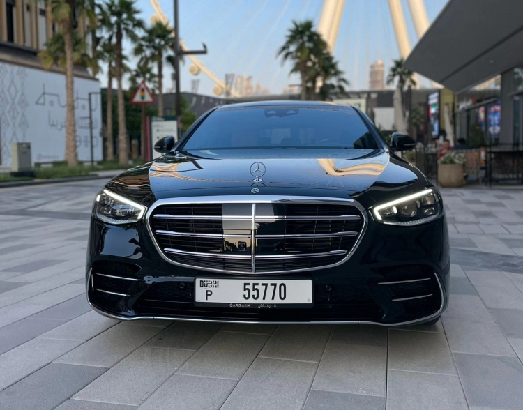 Rent Service Mercedes Benz S580 2023 in Dubai-pic_1