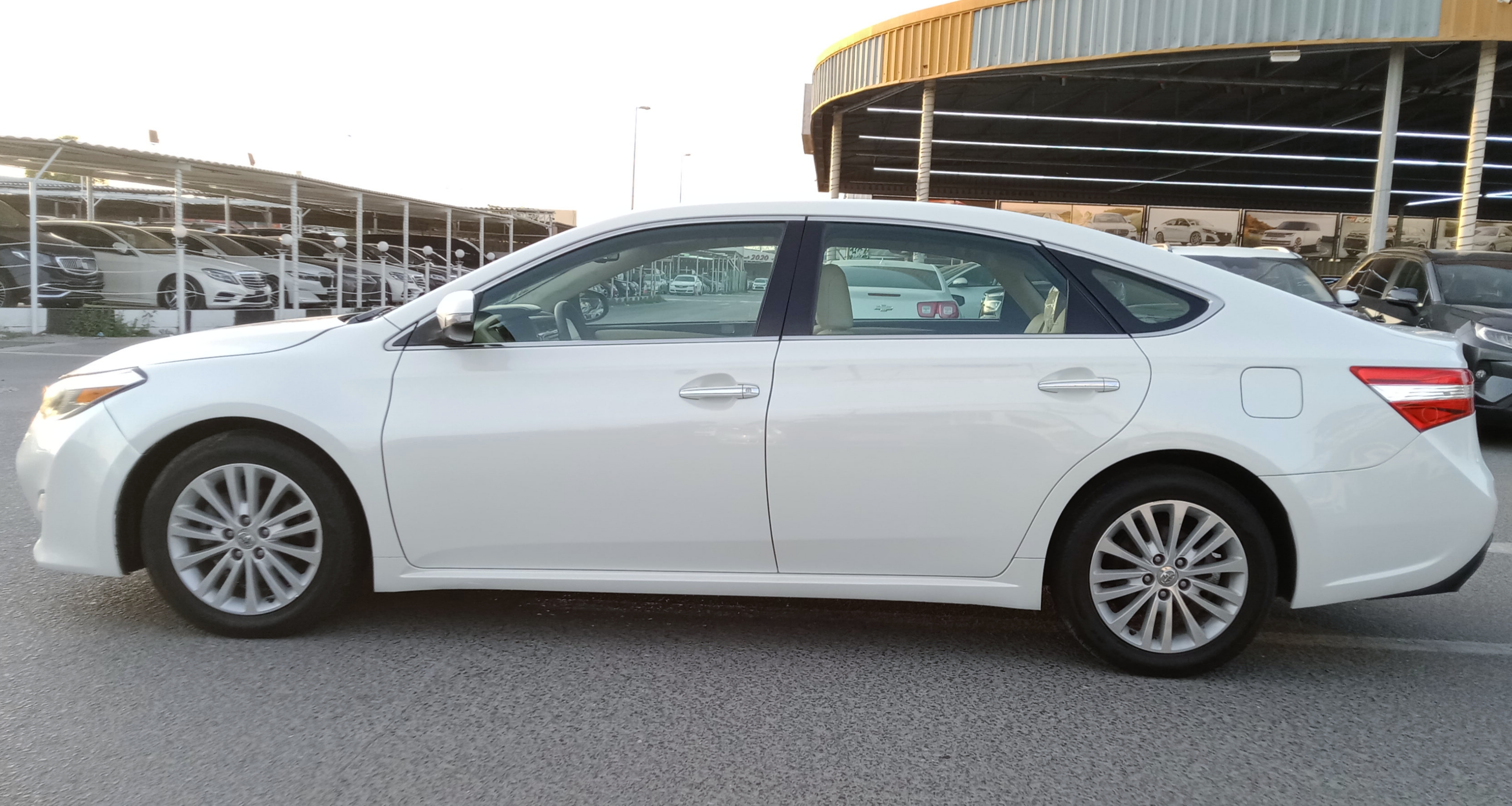 Toyota Avalon Limited V6 3.5L Full Option Model 2014-pic_6