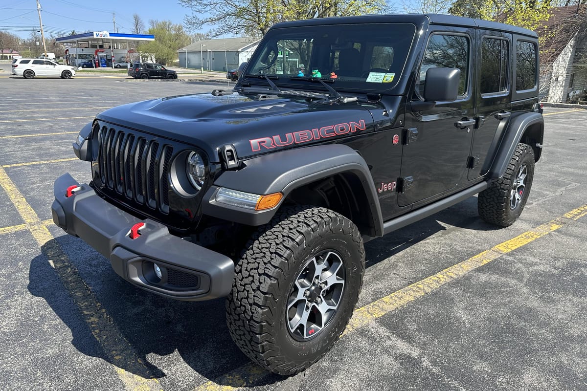 Rent 2022 Jeep Wrangler Unlimited Rubicon 4x4 Off-Road SUV-pic_5