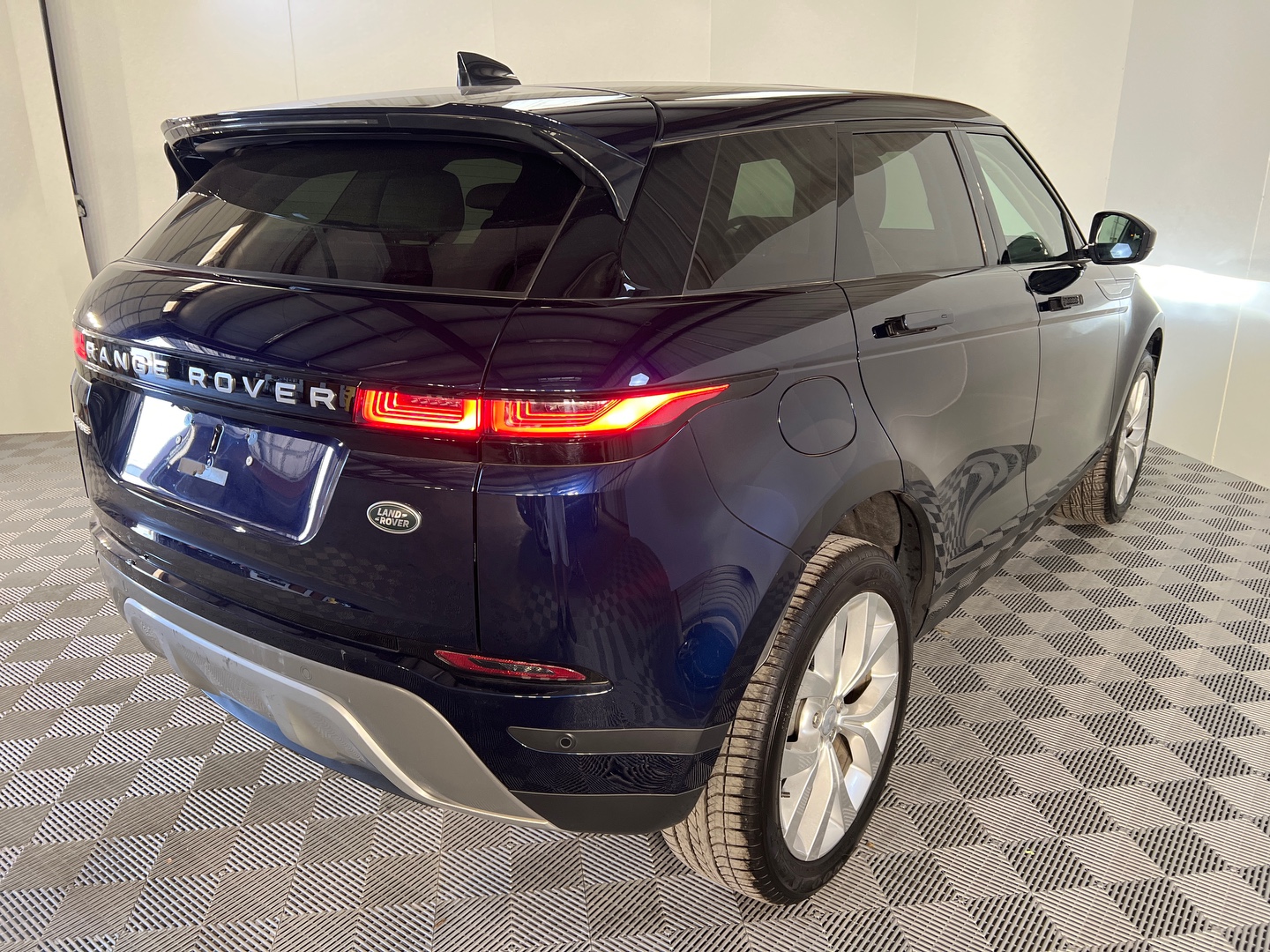 2022 range rover evoque se-pic_4