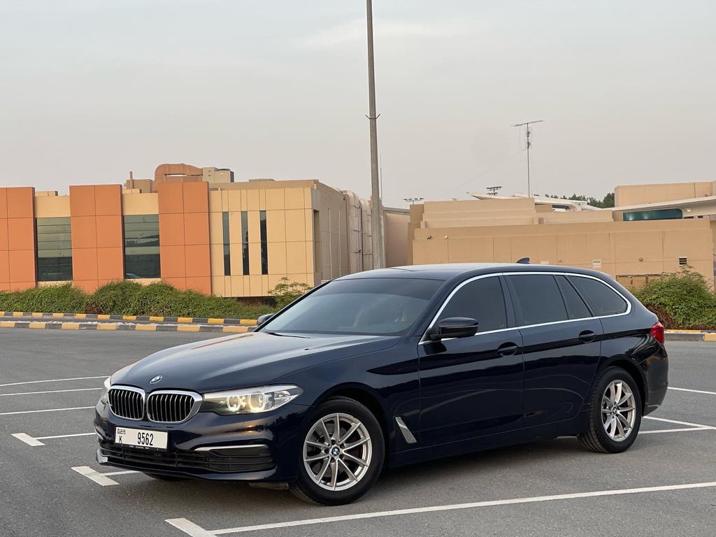 2020 BMW 520 Luxury Midsize Sedan For Sale in Dubai-pic_2