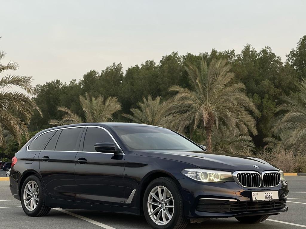 2020 BMW 520 Luxury Midsize Sedan For Sale in Dubai-pic_3