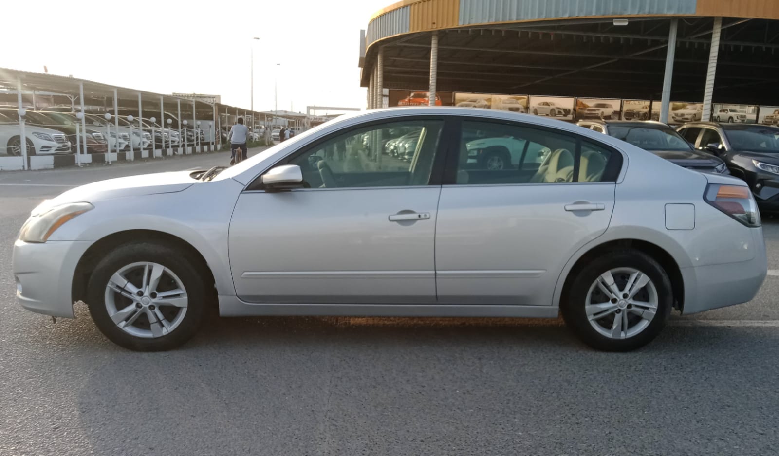 2011 Nissan Altima S V4 2.5L Sedan for Rent in Dubai-pic_2