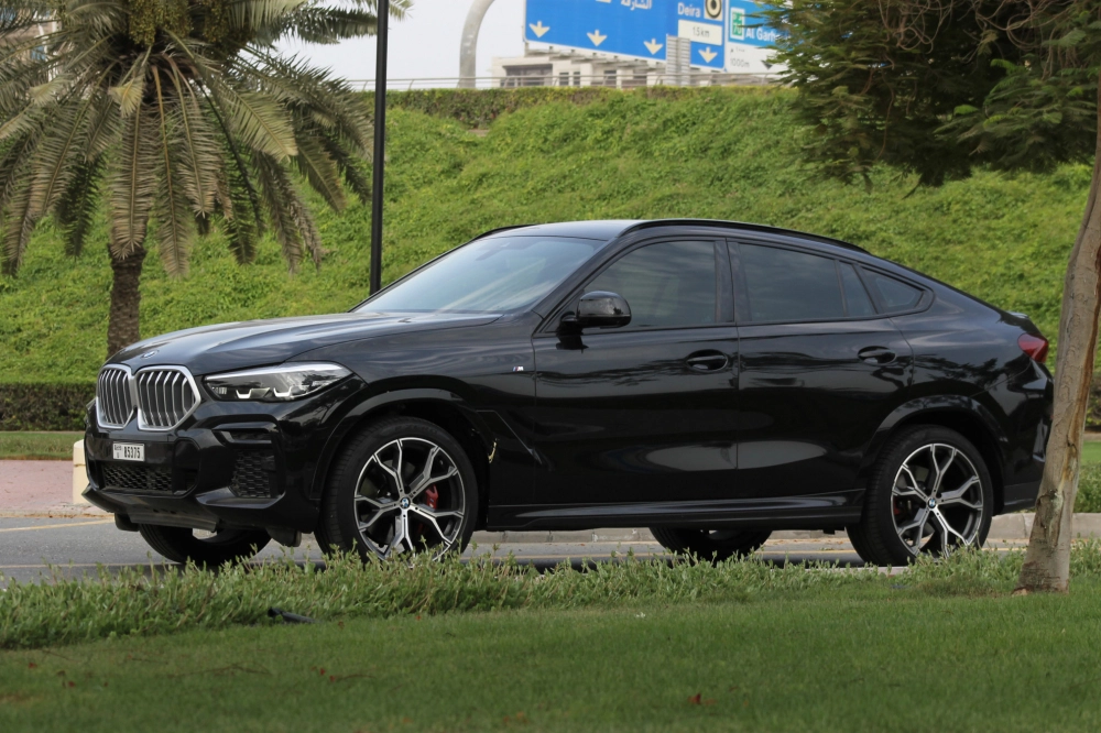 Rent BMW X6 xDrive40i 2022 Car in Dubai-pic_1