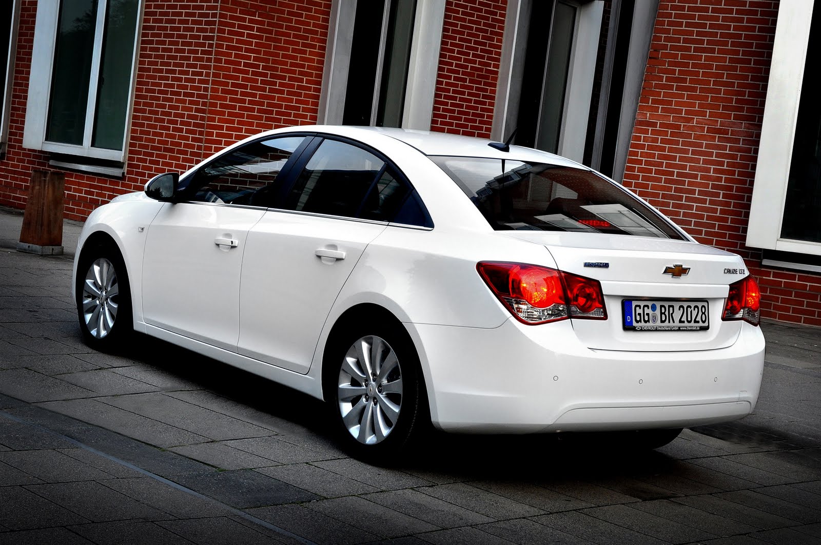 Rent Chevrolet Cruze 2012 in Dubai-pic_1