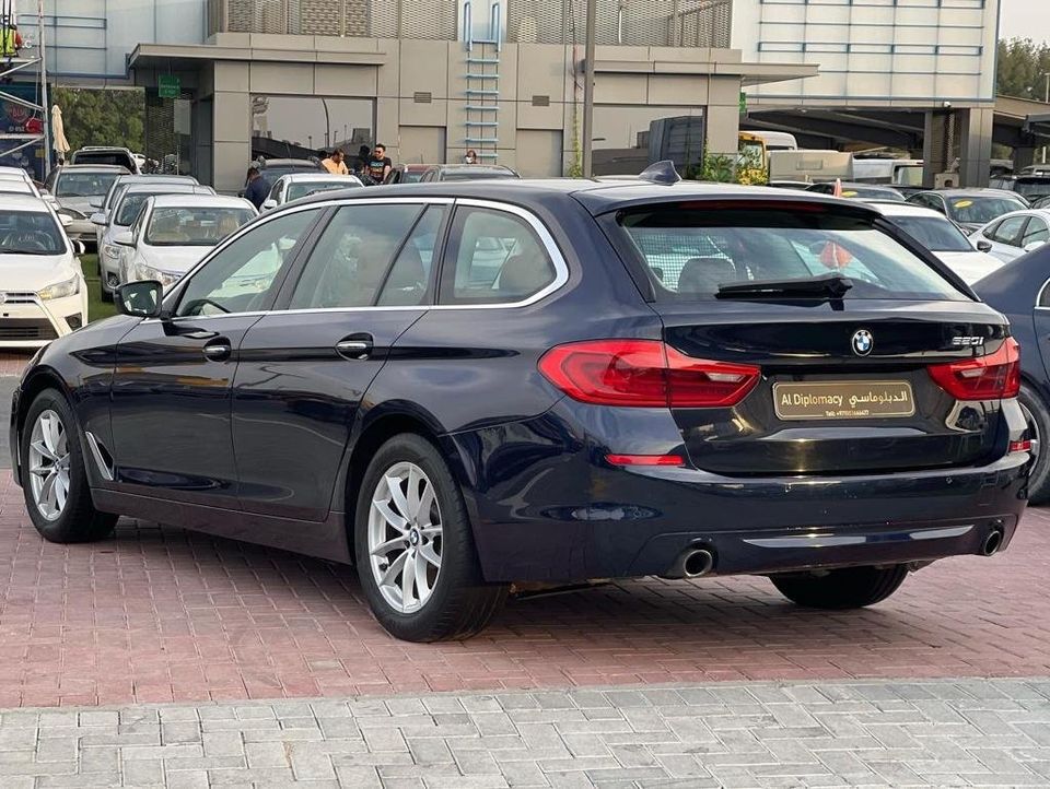 Uncover the 2019 BMW 520i for Sale in Dubai-pic_3