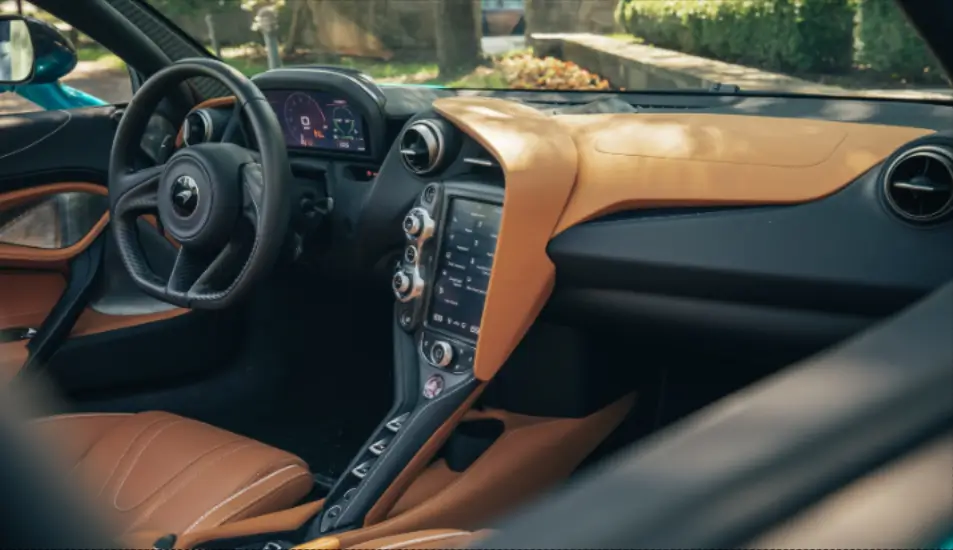 2025 Rent McLaren Spider 720s in Dubai-pic_3