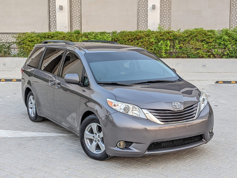 Toyota Sienna LE-image