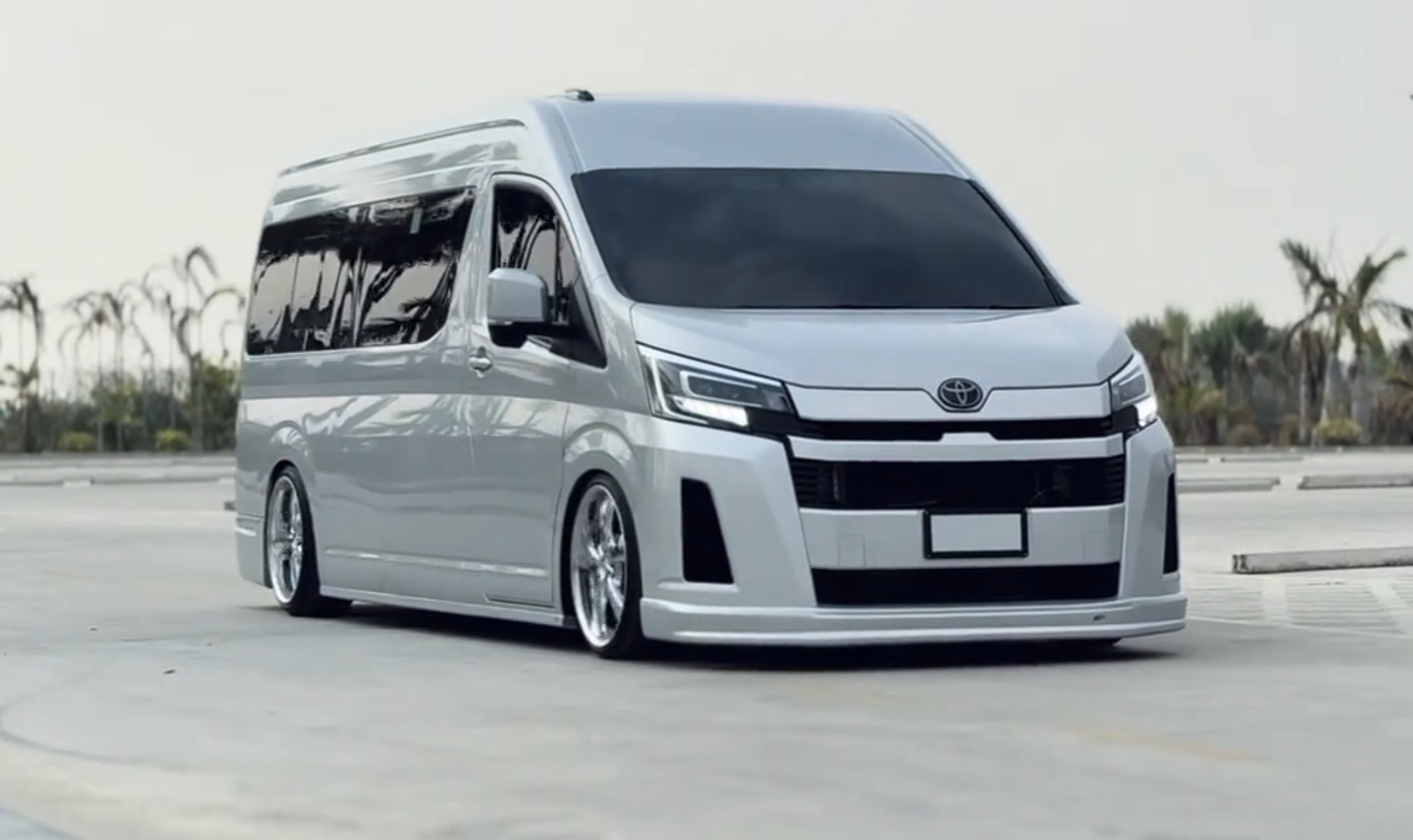 Van Rental in Dubai-pic_1