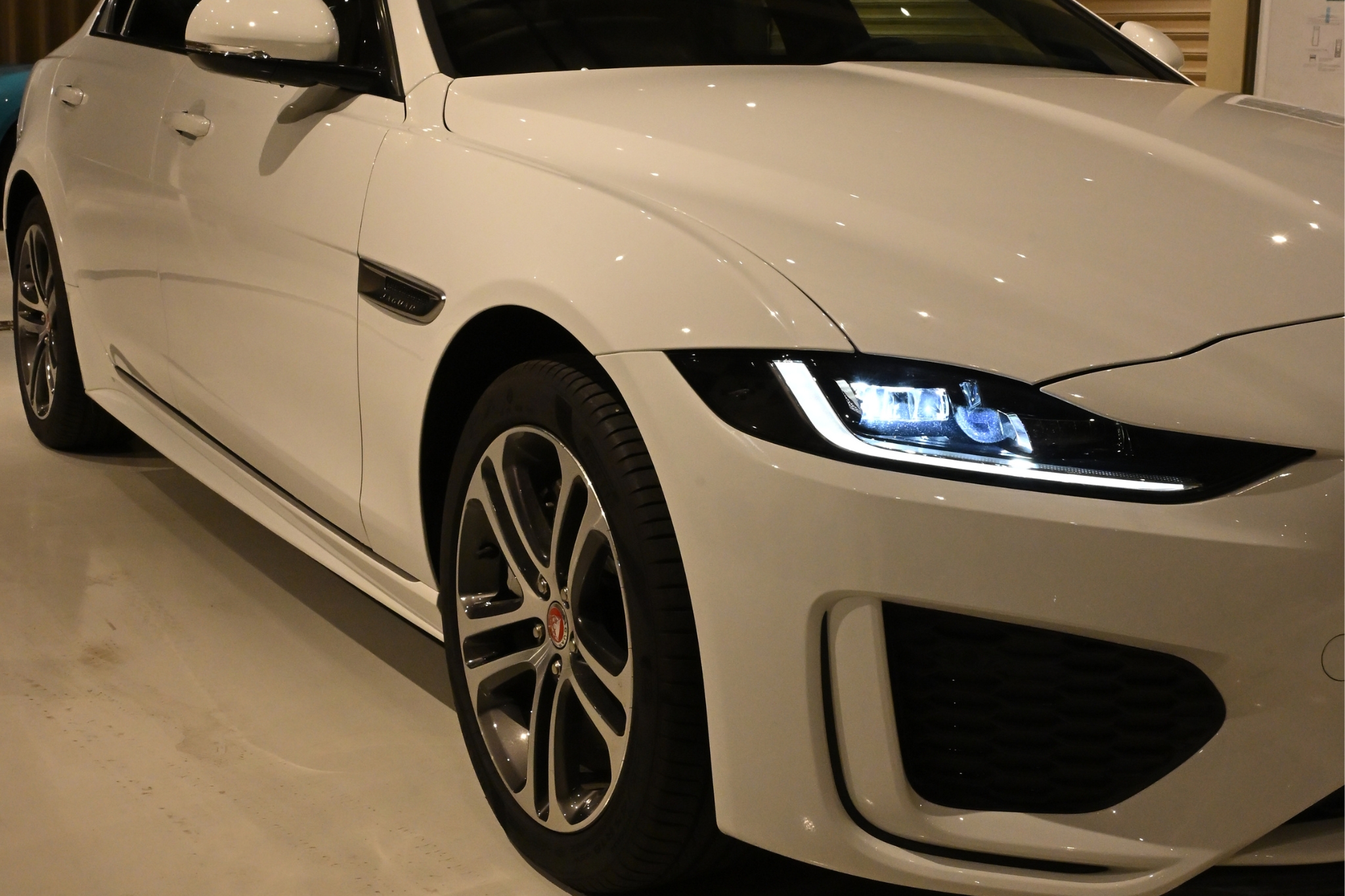 Jaguar XEL   P250-pic_3