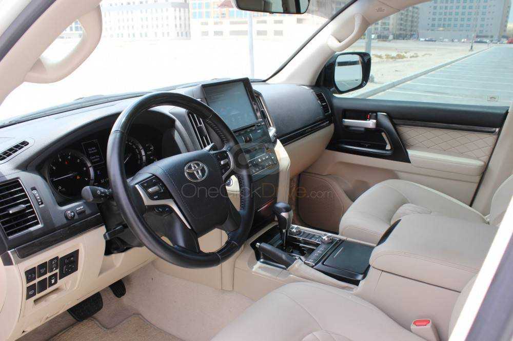 RENT TOYOTA LAND CRUISER GXR V6 2020 IN DUBAI-pic_3