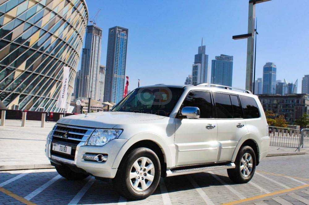 RENT MITSUBISHI PAJERO 2019 IN DUBAI-pic_4