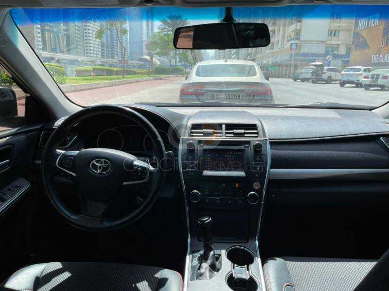 RENT TOYOTA CAMRY 2017 IN DUBAI-pic_3