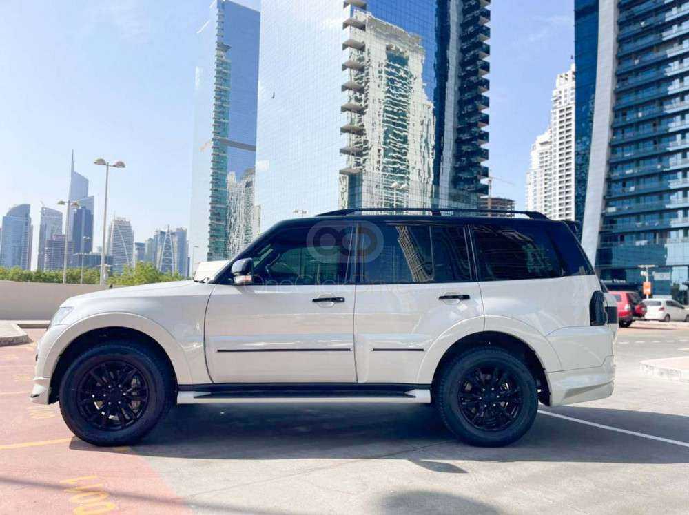 RENT MITSUBISHI PAJERO 2020 IN DUBAI-pic_4