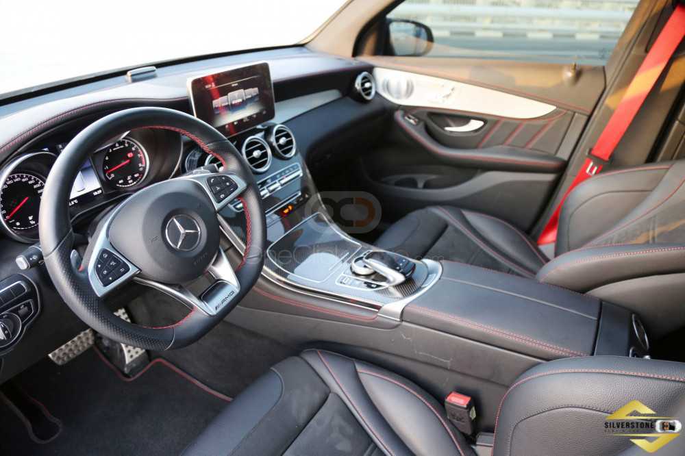 RENT MERCEDES BENZ AMG GLC 43 2019 IN DUBAI-pic_4