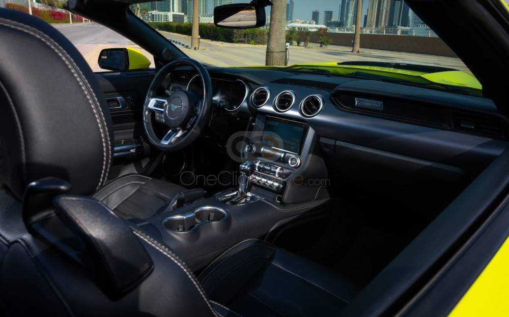 Rent Ford Mustang Shelby GT500 Kit Convertible V4 in Dubai-pic_4