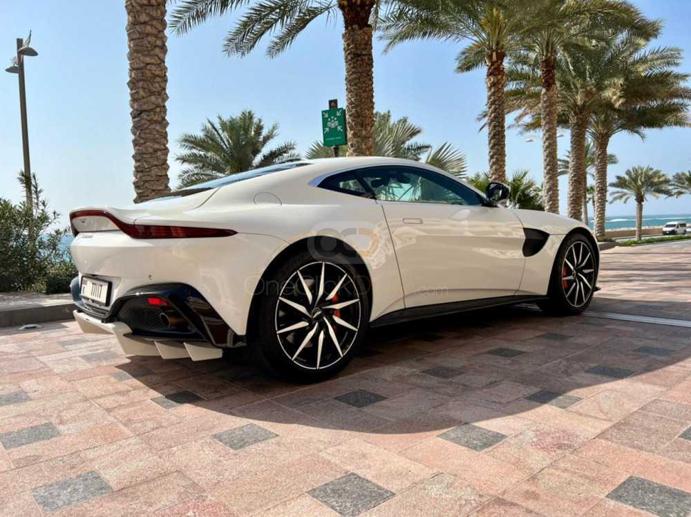 RENT ASTON MARTIN VANTAGE 2019 IN DUBAI-pic_1